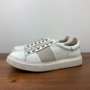 OTBT Normcore Women's Fashion Sneakers White Leather Lace Up Size 8.5M Low Top.